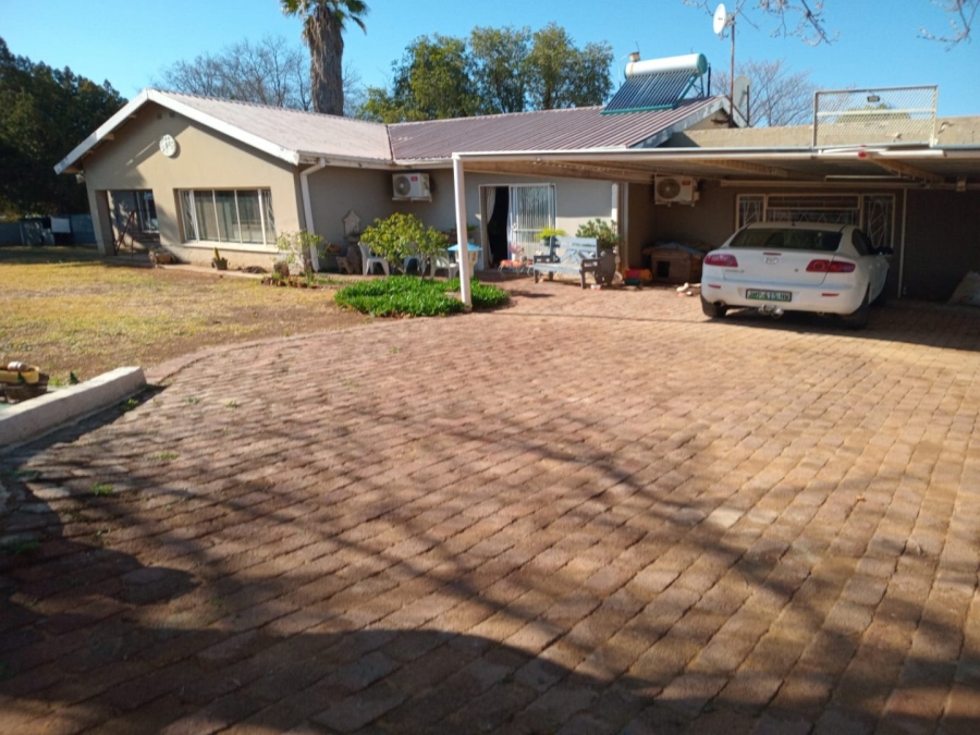 4 Bedroom Property for Sale in Christiana North West